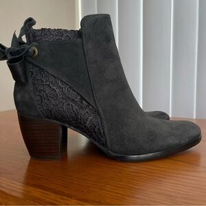 Sundance Leather and Lace Boots Size 36/6